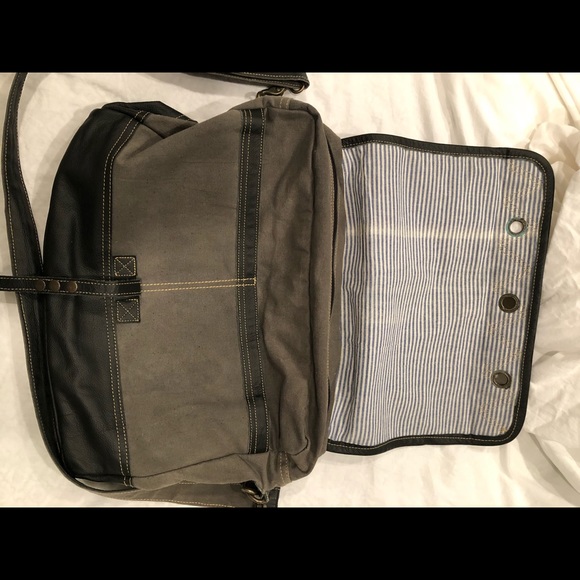 Canvas/leatherette messenger/laptop/satchel bag - Picture 4 of 11